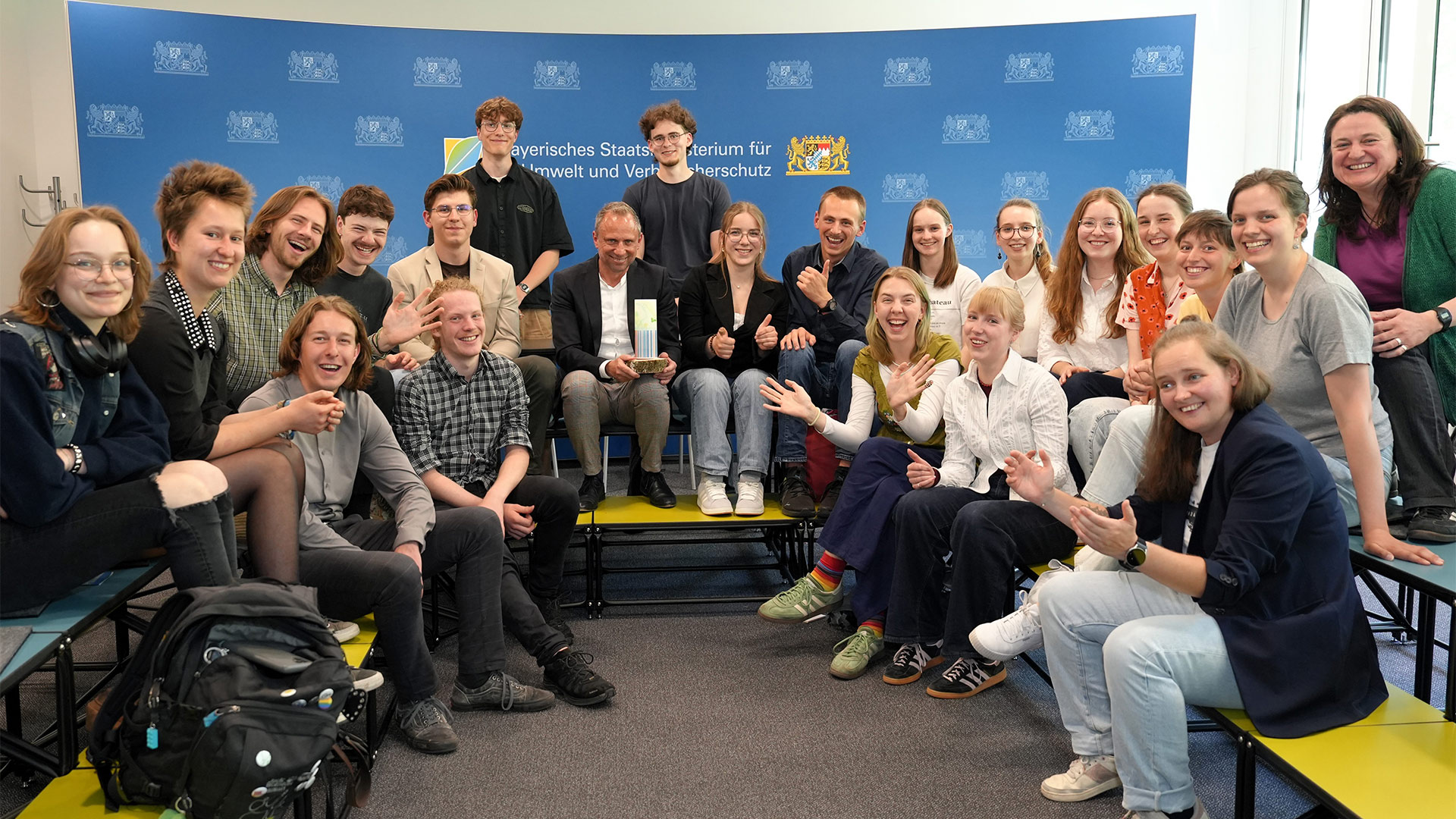 Gruppenbild FÖJ Besuch im Bayerischen Ministerium für Umwelt und Verbraucherschutz